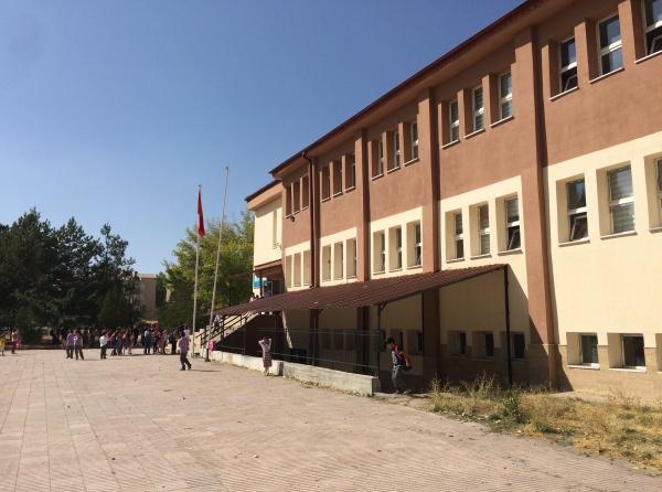 Ayhan Erkan Ortaokulu Fotoğrafı